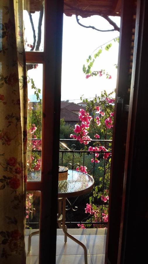 Iliolithos Rooms Kardhamili Exterior foto
