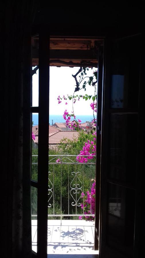 Iliolithos Rooms Kardhamili Exterior foto