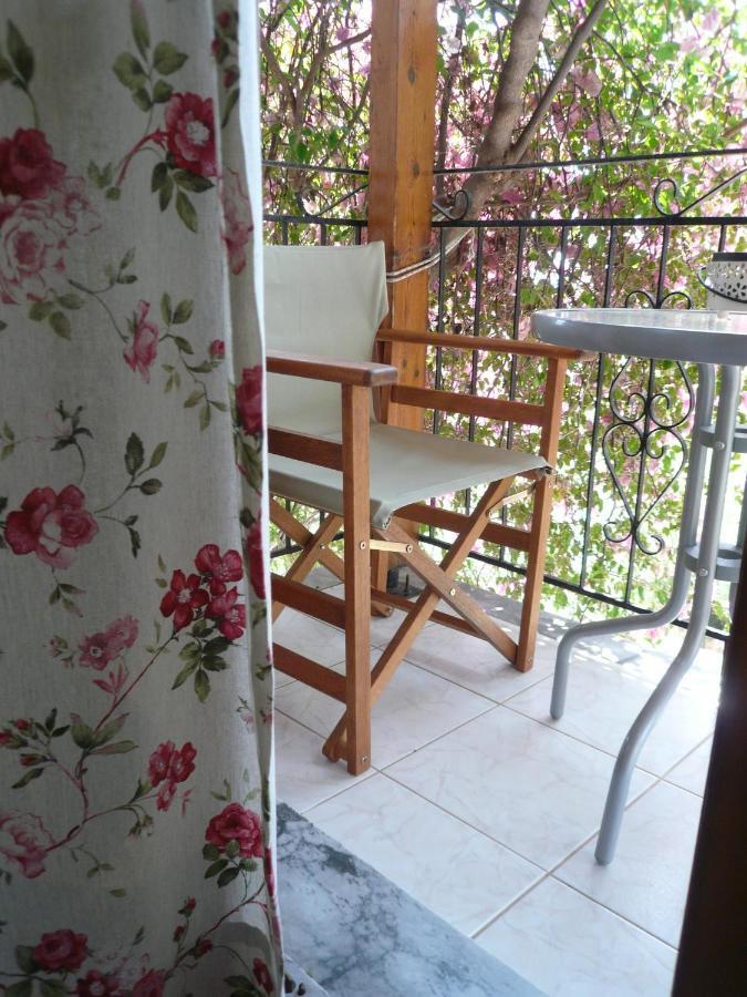 Iliolithos Rooms Kardhamili Exterior foto