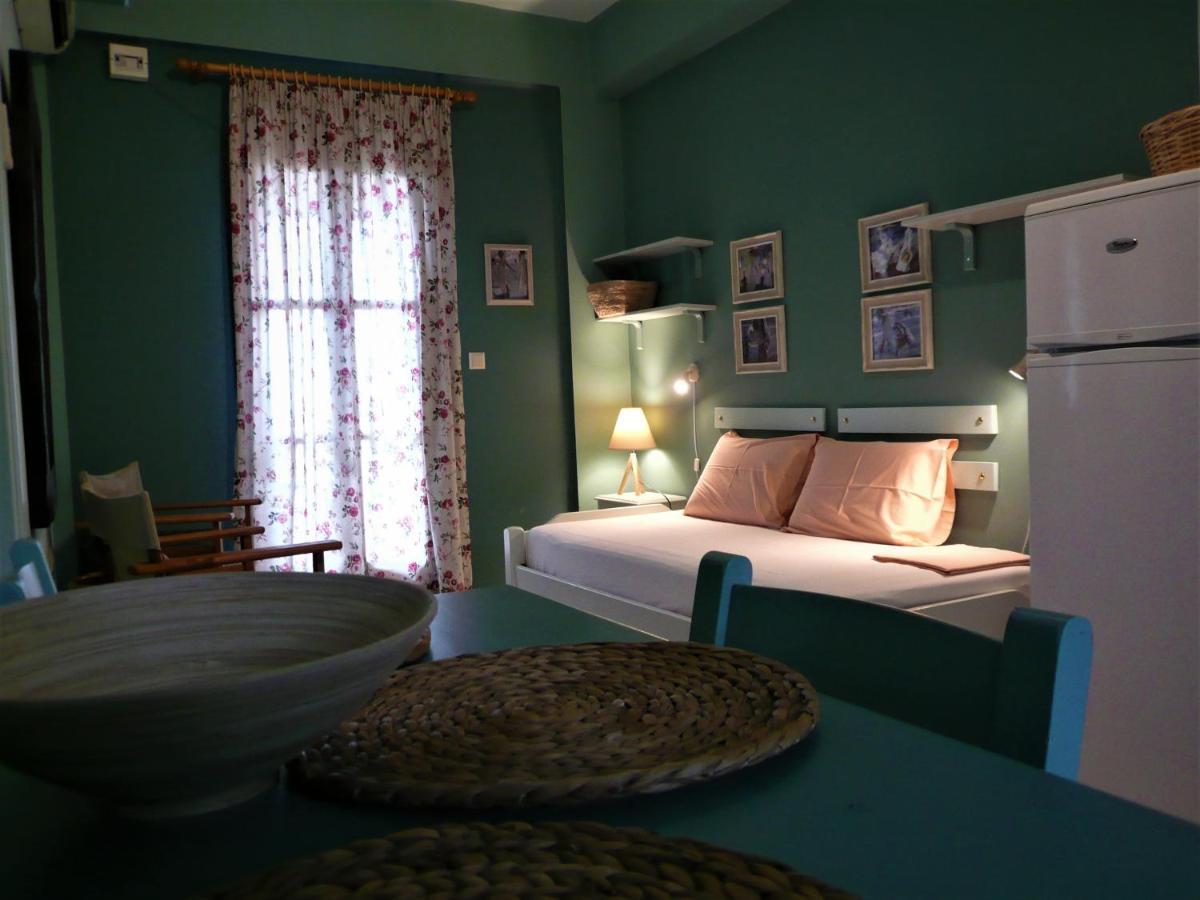 Iliolithos Rooms Kardhamili Exterior foto
